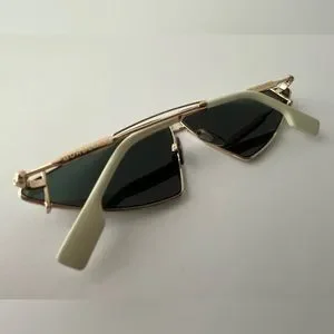 Burberry | Accessories | Burberry 311 Sunglasses Gold 11771  display picture 3